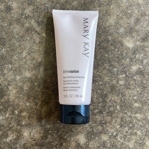 Mary Kay time wise age-fighting moisturizer Combination to Oily Skin